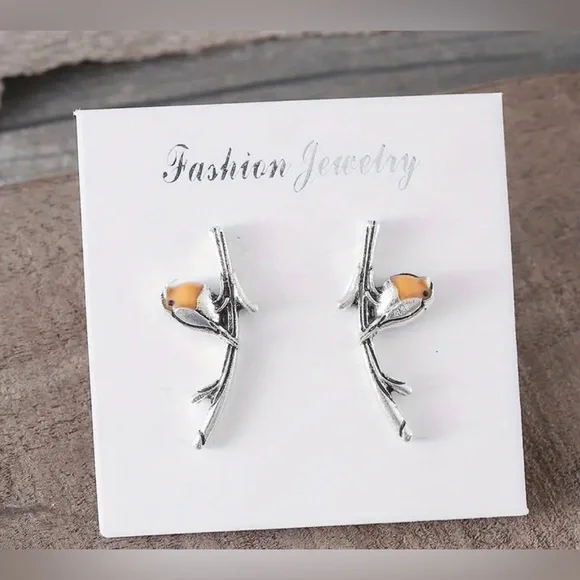 π¦π¦ SOLD π¦π¦ Exquisite Bird on a Twig Design Earrings β Simple Style β Zinc Al - Picture 1 of 5
